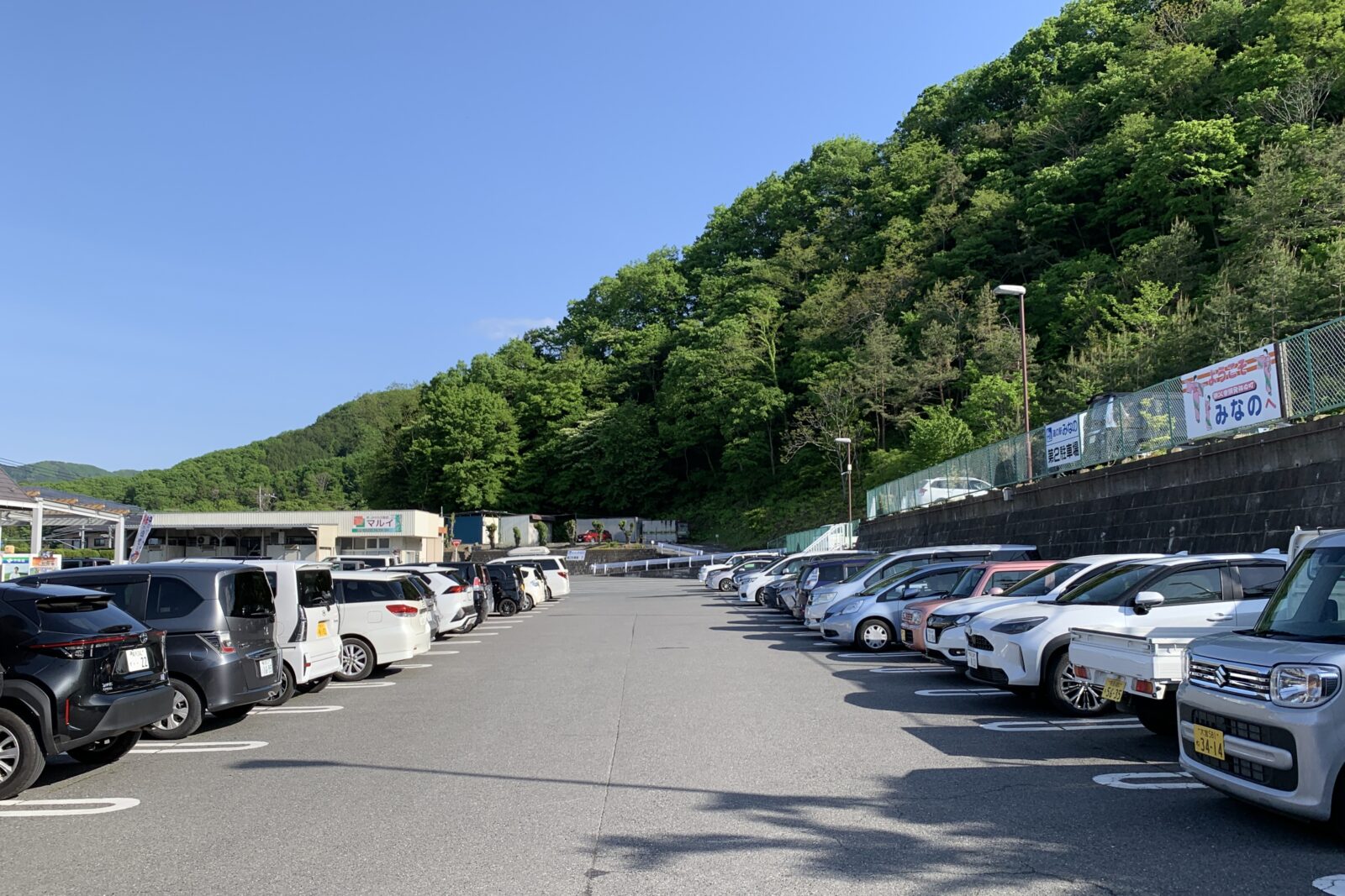 トラックは入りにくい?中央配置に注意してトイレ側へ